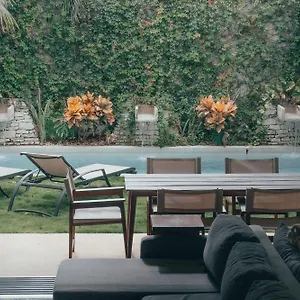 https://villa-casa-iguana-jungle-paradise.tulum-hotels.net